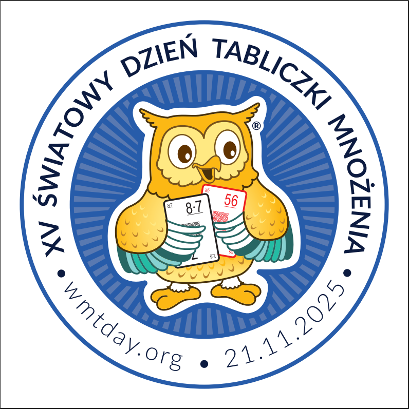 Logo Światowego Dnia Tabliczki Mnożenia: sowa trzymająca dwie karty w kole na niebieskim tle