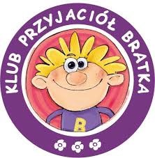 Logo Klubu Przyjaciół Bratka  - fioletowy okrąg z czerwonym wnętrzem na tle którego znajduje się żółtowłosy chłopiec