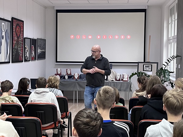 Grafika ilustrująca warsztaty biblioterapeutyczne