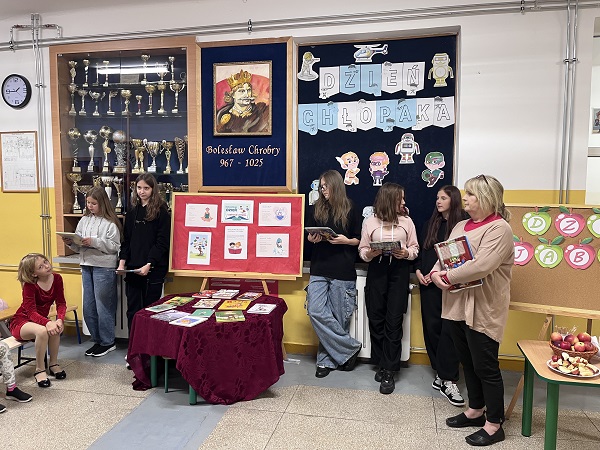 Grafika ilustrująca uczestników spotkania