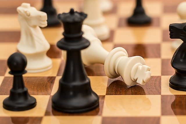 Grafika ilustrująca szachy