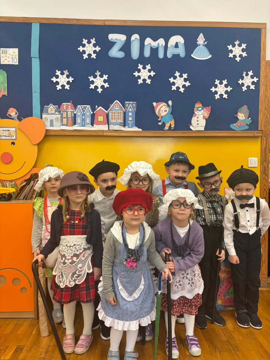 Dzieci biorą aktywnie udział w wydarzeniu, tj. 