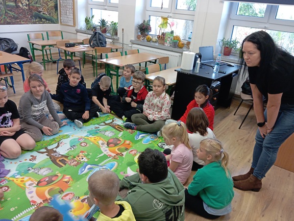 Grafika ilustrująca uczestników warsztatów