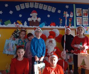Mikołajkowe zdjęcie klasowe