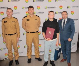 Uczeń otrzymuje nagrodę za zajęcie 3 miejsca