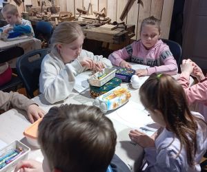 uczniowie podczas warsztatów