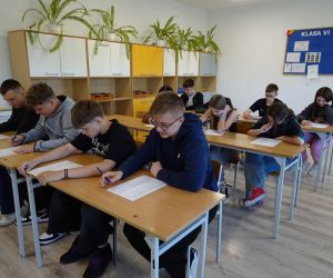 Uczniowie podczas konkursu