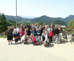 Uczestniczy wycieczki na szczycie Palenicy