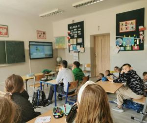  Projekcja filmików edukacyjnych