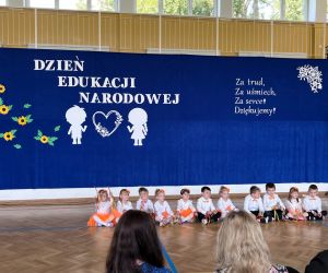 Przedszkolaki podczas występu