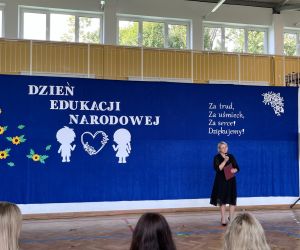 Pani Aleksandra Muzyczuk-Zastępca Wójta Gminy Hrubieszów przemawia do zaproszonych gości