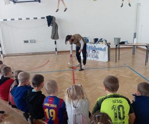 pokaz grupy zaelektryzowani