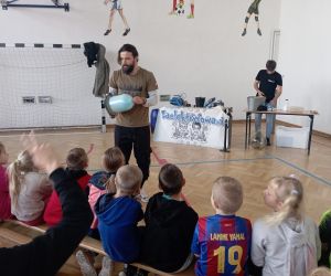 pokaz grupy zaelektryzowani