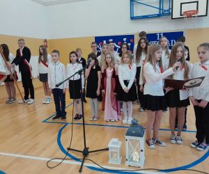 Uczestnicy apelu podczas śpiewania 