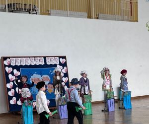 przedszkolaki podczas występu