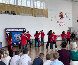 uczniowie 4-8 podczas tańca nowoczesnego