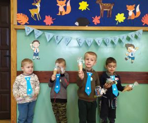 Chłopcy z prezentami