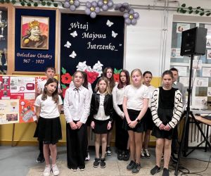 uczestnicy akademii na wspólnym zdjęciu