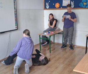 ćwiczenia praktyczne-udzielanie pierwszej pomocy