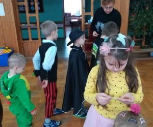 Dzieci odczytują losy