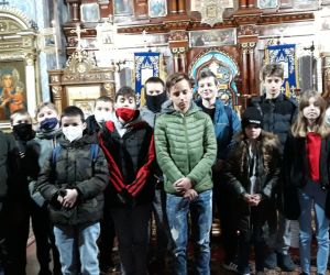 Uczniowie klas 5-7 w Cerkwi