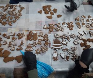 Gotowe udekorowane lukrem pierniki