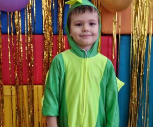 Chłopiec w stroju karnawałowym