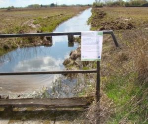 Plakat na moście 1 w Teptiukowie