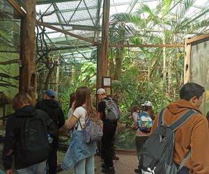 Uczniowie w ZOO we Wrocławiu