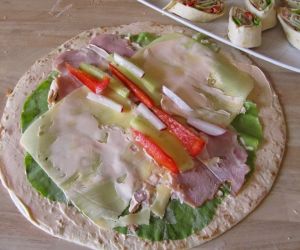 Tortilla  warzywno-mięsna wykonana przez uczniów