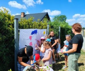 Gry, zabawy i animacje na świeżym powietrzu.