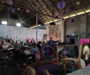 Publiczność podczas koncertu mis tybetańskich.