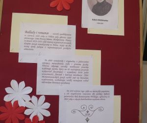 Tablica poświęcona życiu i twórczości Adama Mickiewicza