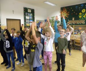 Odtwarzanie ruchu zgodnie z poleceniami  instruktora