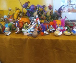 Prace dzieci w kąciku przyrody