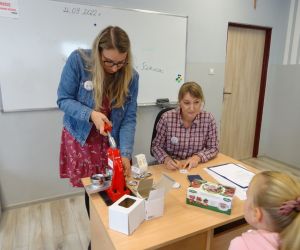 Osoby prowadzące zajęcia w klasie.