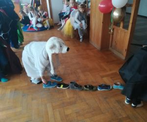 Chłopcy i wróżba z bucikami.