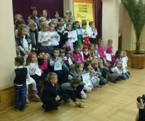 Zdjęcie grupowe, uczestnicy konkursu, grupa dzieci