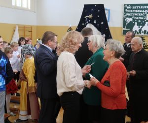  Dzielenie się opłatkiem i składanie życzeń