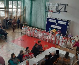 Występy dzieci z okazji Dnia Babci i Dziadka