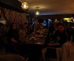 Wspólny posiłek „youngsterów”