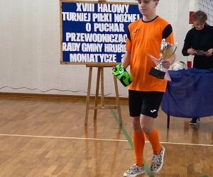 Kapitan drużyny z pucharem