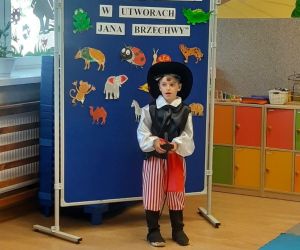 Chłopiec przebrany za pirata