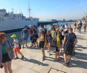 Uczniowie nad rzeką Tag w Lizbonie