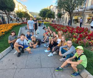 Uczniowie w centrum Bragi