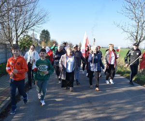 Uczestnicy rozpoczynają sztafetę dla Niepodległej.