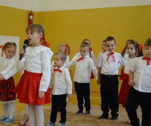 Życzenia składają przedszkolaki dla kochanych Babć i Dziadziów