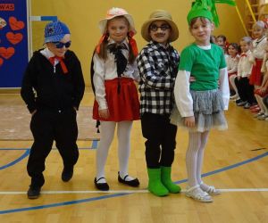 Inscenizacja wiersza J. Tuwima pt. ”Rzepka” w wykonaniu przedszkolaków