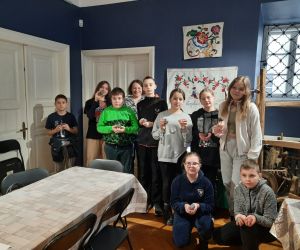 Uczestnicy warsztatów na wspólnym zdjęciu