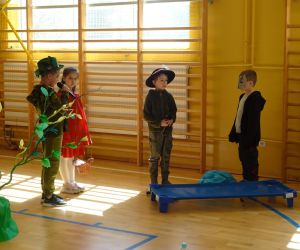 Czerwony Kapturek, Myśliwy i Gajowy u Wilka